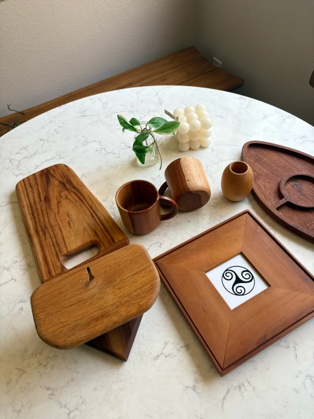 Vintage Mid Century Kitchen Serving Decor Lot Natural Wooden Mugs Trays & Boards